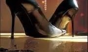 人皮高跟鞋在线观看,惊悚悬疑，高跟鞋下的惊悚秘密