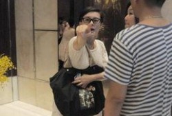 狗仔爆料恩爱夫妻视频,恩爱夫妻甜蜜互动引网友热议