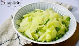 网红吃一根三月瓜,太有毅力了！