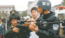 新闻爆料警察是谁啊图片,新闻爆料中的神秘警察身份曝光